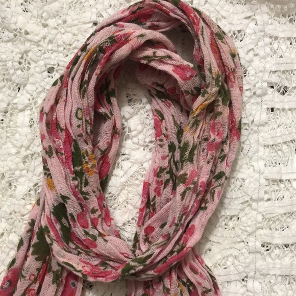 Used scarf size 15x70 - Picture 3 of 5